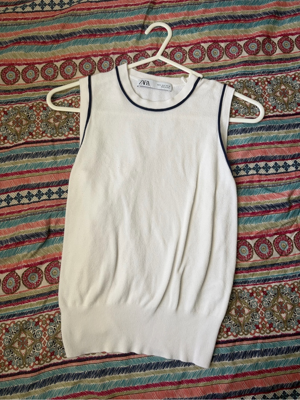 Zara White Sleeveless Knit Tank with Navy Trim